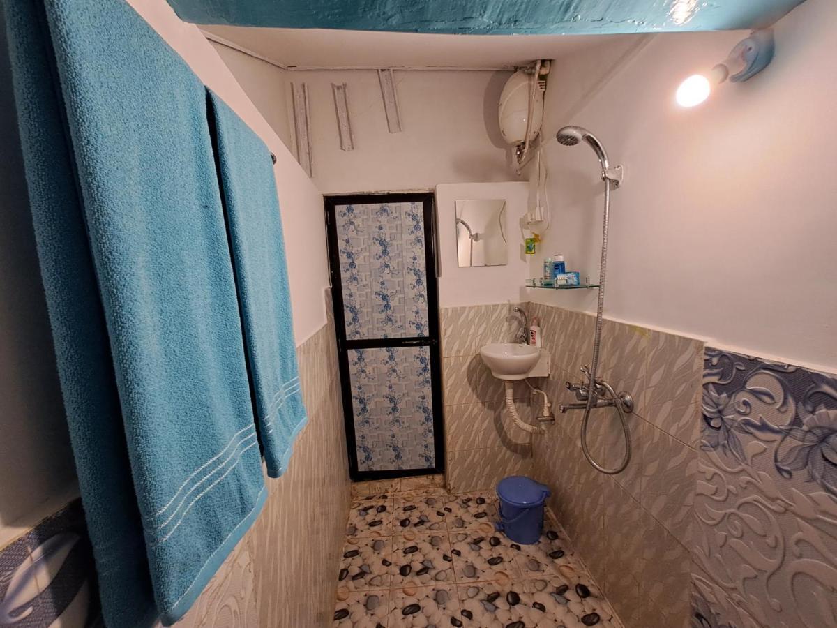 Road House Hostel